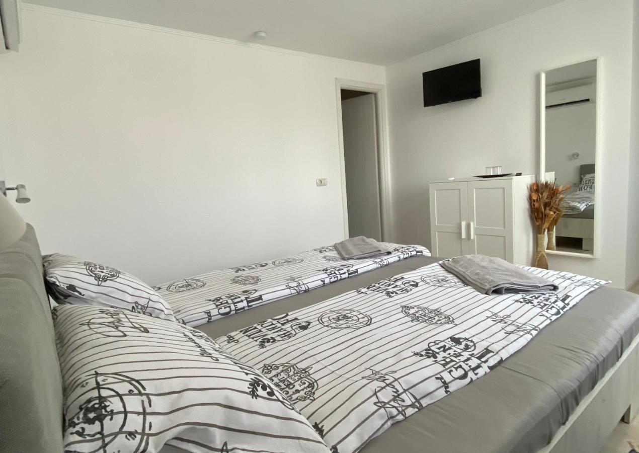 Four Rooms Curtea de Argeş المظهر الخارجي الصورة